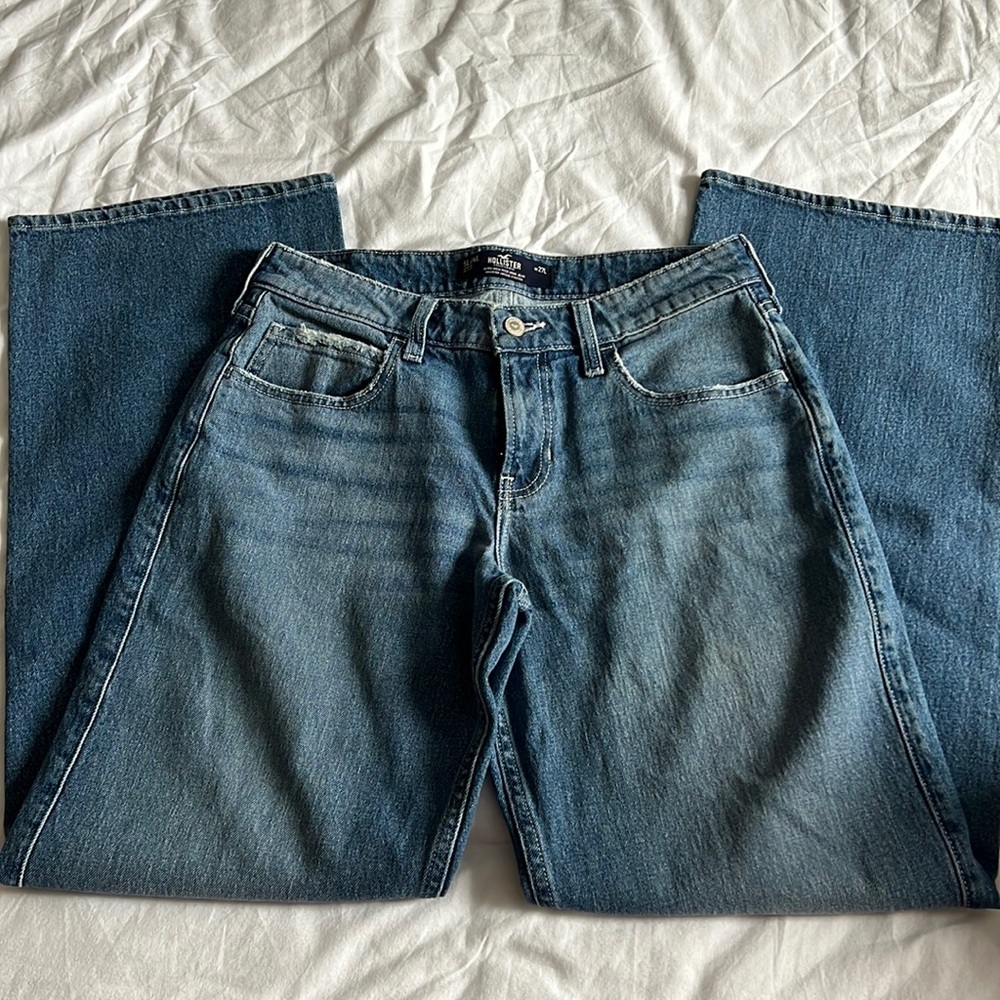 Hollister Ultra High Rise Mom Jean